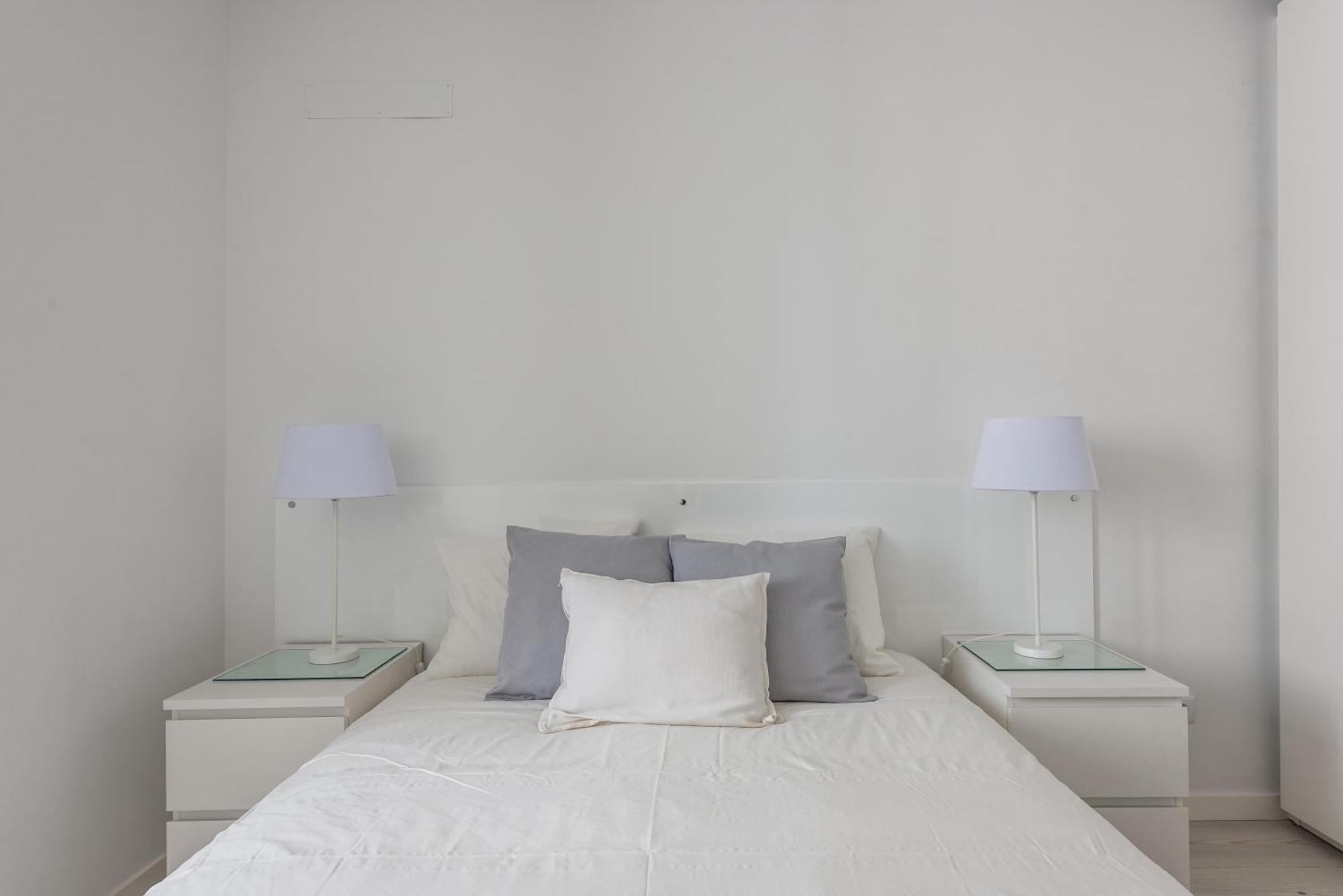 Light-Filled, Fully Renovated Apt Near Belem, By Timecooler Lisbon Bagian luar foto