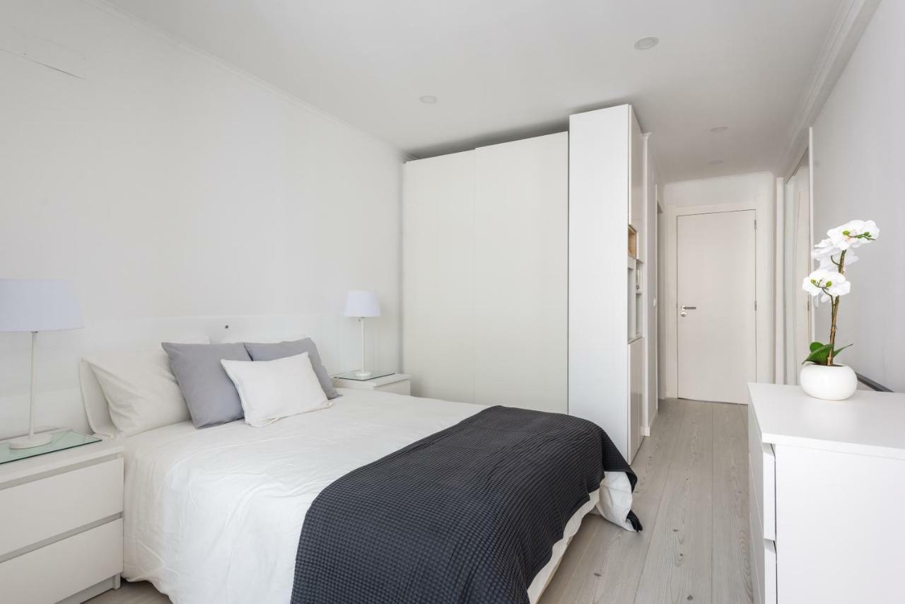 Light-Filled, Fully Renovated Apt Near Belem, By Timecooler Lisbon Bagian luar foto
