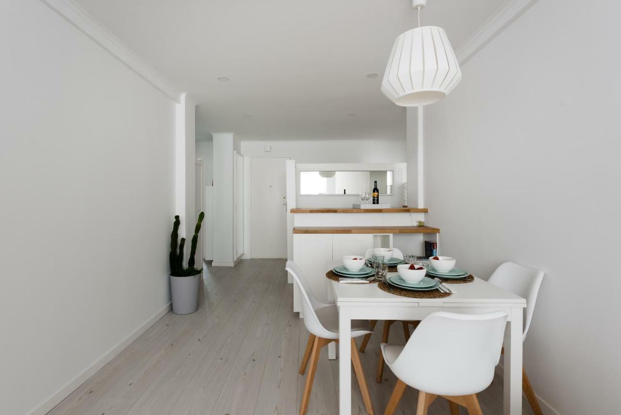 Light-Filled, Fully Renovated Apt Near Belem, By Timecooler Lisbon Bagian luar foto