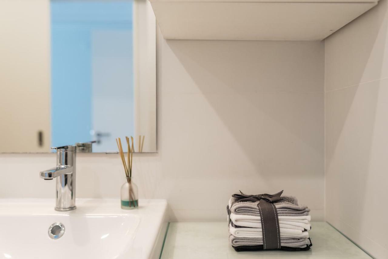 Light-Filled, Fully Renovated Apt Near Belem, By Timecooler Apartment Lisbon Bagian luar foto